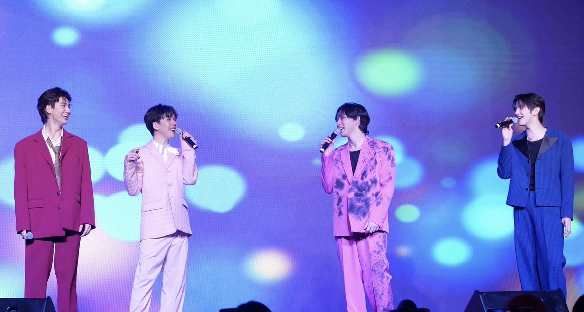 zoomdara_online's tweet image. “ปอนด์ - เอิร์ธ - แม็กกี้ - บาส” ลัดฟ้าบุกมาเก๊า จัดเต็มแฟนมีต “FOUREVER YOU FAN MEETING IN MACAU”
 
🔗 facebook.com/share/19LxYuBv…

#StudioWabiSabi #FoureverYouProject #PondEarth #MaxkyBas
#pondponlawit #cooheart 
#maxky_rp #บาสเด็กอ้วนที่แท้จริง