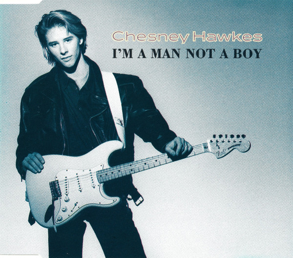 myfizzypop's tweet image. Flashing back to #onthisdayinpop in 1991 when #ChesneyHawkes followed up his mega-smash #TheOneAndOnly w/ #ImAManNotABoy. 17 yr old agreed with the title sentiment but squealed like a baby when I nabbed the poster pack! Not as potent a hit but still a bop
onthisdayinpop.com/2021/06/chesne…