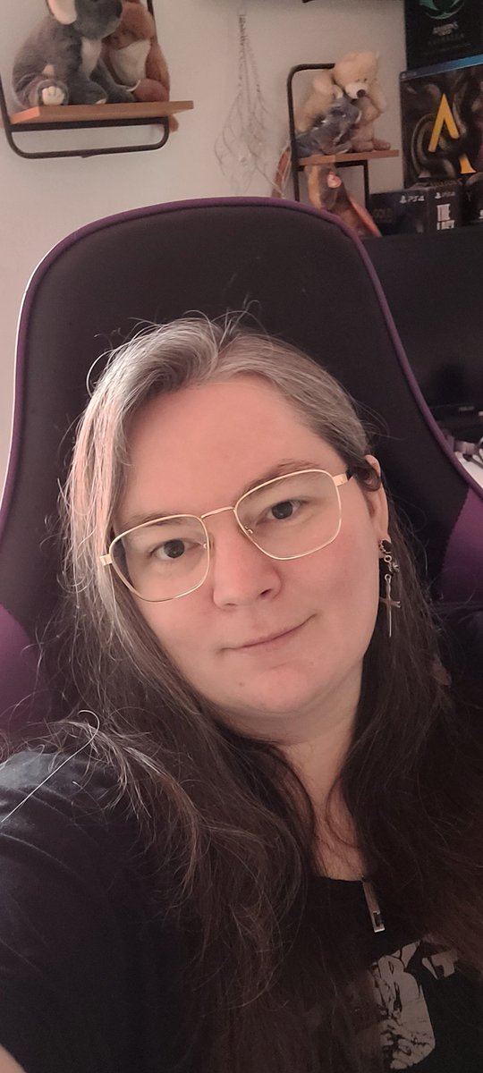 ShaidiBlack's tweet photo. Heute hab ich mich angesehen und gedacht: Ja, das bin ich. Nicht perfekt, nicht immer stark – aber ehrlich, schön, lebendig. Ich mach keine Show mehr für andere. Ich leuchte für mich selbst. 💫 https://t.co/qnWLRLrlsy