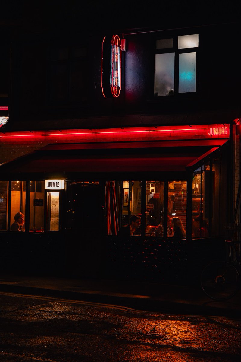 Here’s when we’re open! 🕒

☕ Breakfast: Monday to Friday, 8:30am – 11:30am
🥪 Lunch: Monday to Friday, 12pm – 2:30pm
🍳 Brunch: Saturday &amp; Sunday, 9:30am – 2:30pm
🍽️ Dinner: Thursday to Saturday, 5:30pm – 9pm

Drop in or book your table at juniors.ie