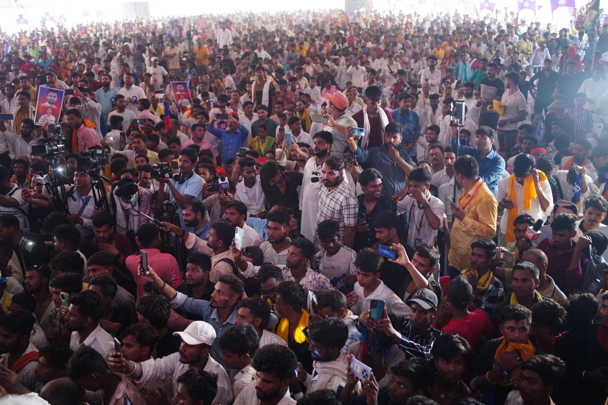 LJP4India's tweet photo. जय चिराग - जय बिहार के नारों से गूंज उठी आरा की ऐतिहासिक धरती....

#ChiragKaNavsankalp