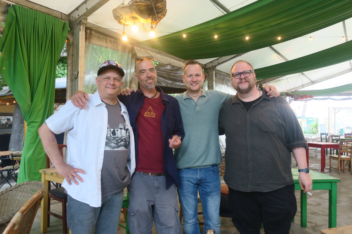BrookHawk (@metabrookhawk) on Twitter photo <a href="/svc_hb/">Sven Venzke-Caprarese</a> <a href="/skeenee_art/">Skeenee 🎨☠️</a> <a href="/NFCsummit/">NFC SUMMIT - LISBON - JUNE 4-6 2025</a> + Gr8 to see you irl 🤜🤛 <a href="/svc_hb/">Sven Venzke-Caprarese</a> <a href="/skeenee_art/">Skeenee 🎨☠️</a> <a href="/NFCsummit/">NFC SUMMIT - LISBON - JUNE 4-6 2025</a> + Gr8 to see you irl 🤜🤛