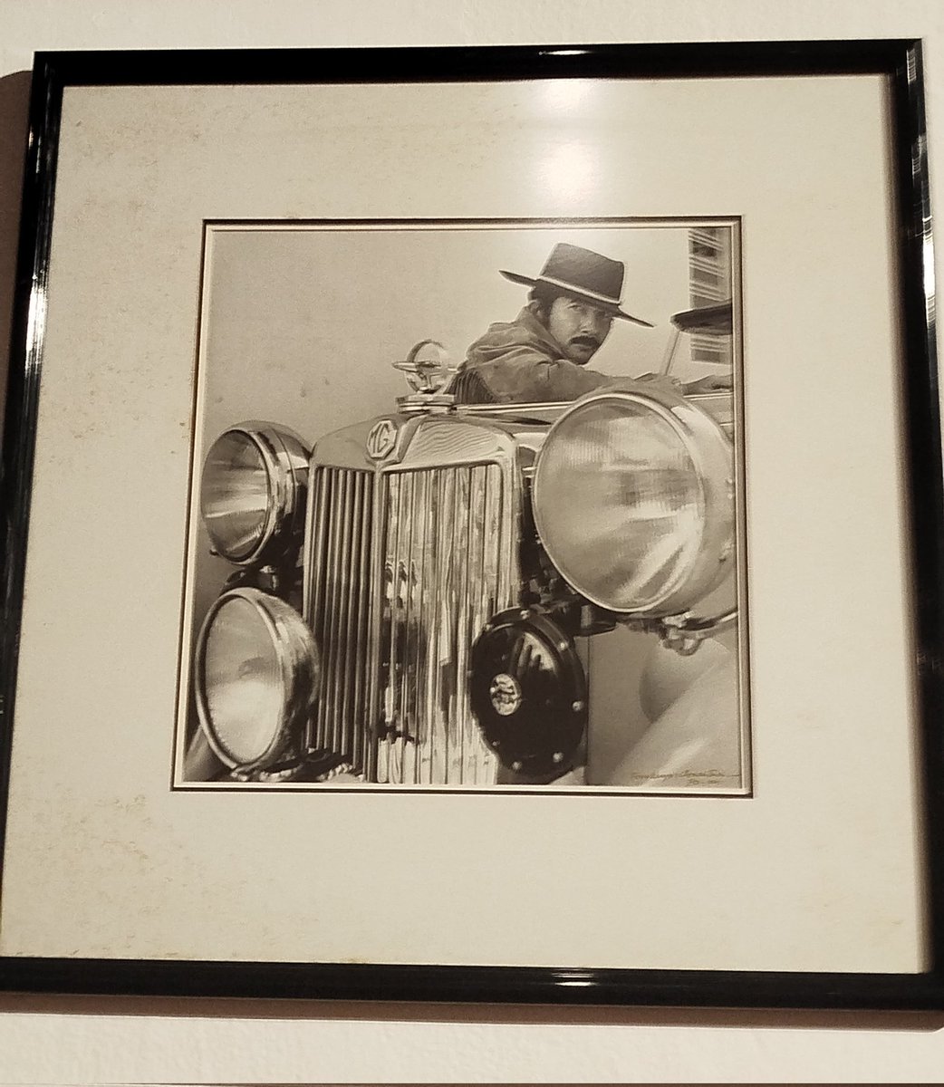 Dpt kiriman foto2 dari GalNas , pameran pak To (Guntur Soekarno Putra) karya thn 70an. Beliau nge fans sama Ayahku, jg Ibuku 🫶