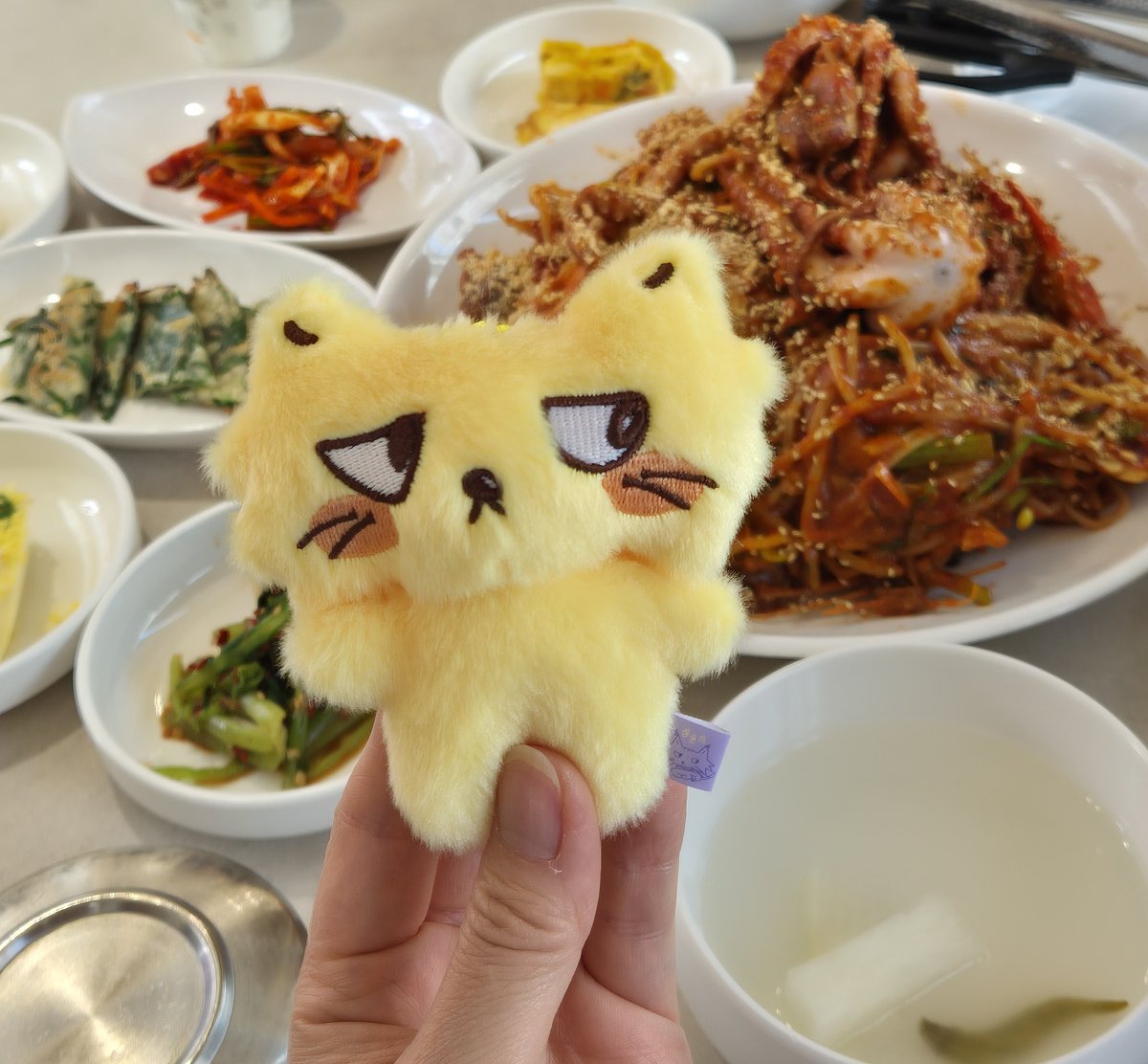 𝕄𝕌𝕊𝔼 가타요🐥 (@1013jiminy) on Twitter photo 부산1박2일 여행마치고 집에 와서 뻗었다가 이제 좀 정신차리는중 (점점 체력그지되고있음ㅜㅜ)
부산에 갈때마다 기꺼이 좋은곳으로 데리고 다니시면서 챙겨주시는 위드님( <a href="/1013with_jimin/">(slow)위드지민🪞JIMIN_MUSE🪞</a> )감사해요 그리고 지미니 사랑하는맘으로 함께했던 울님들 다 코마워요🙏💛 부산1박2일 여행마치고 집에 와서 뻗었다가 이제 좀 정신차리는중 (점점 체력그지되고있음ㅜㅜ)
부산에 갈때마다 기꺼이 좋은곳으로 데리고 다니시면서 챙겨주시는 위드님( <a href="/1013with_jimin/">(slow)위드지민🪞JIMIN_MUSE🪞</a> )감사해요 그리고 지미니 사랑하는맘으로 함께했던 울님들 다 코마워요🙏💛