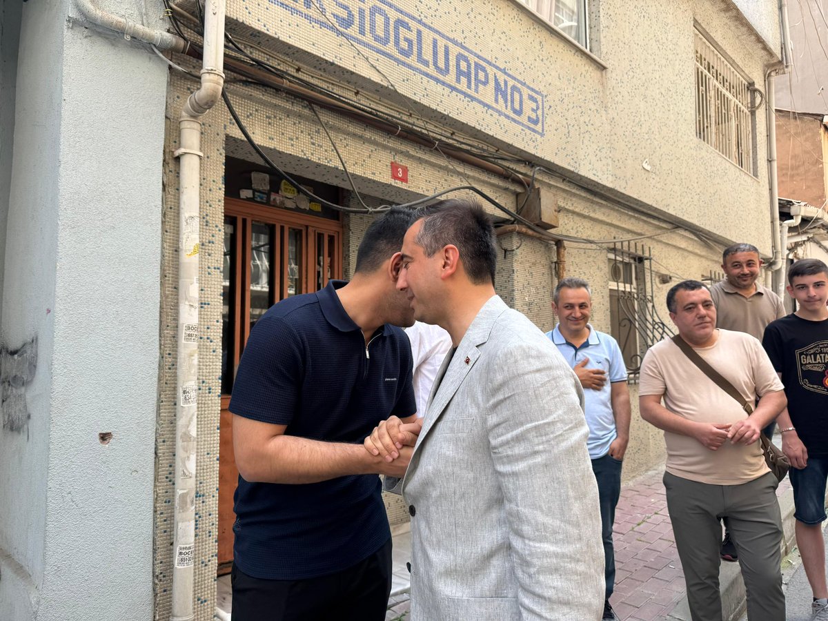 AKPartiSisli's tweet photo. Erzincan İliç Uğurköy Derneği tarafından düzenlenen Bayramlaşma Programına katıldık.

@abdullahozdemir 
@srkplt 
@BaburBaycan 
@akpartiistanbul https://t.co/rpO9DcSUvl
