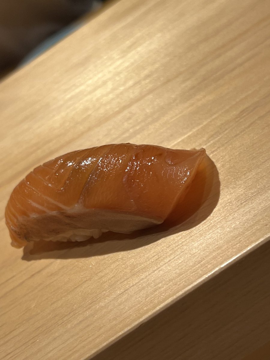 酒を飲まない、鮨は難しい(T . T)