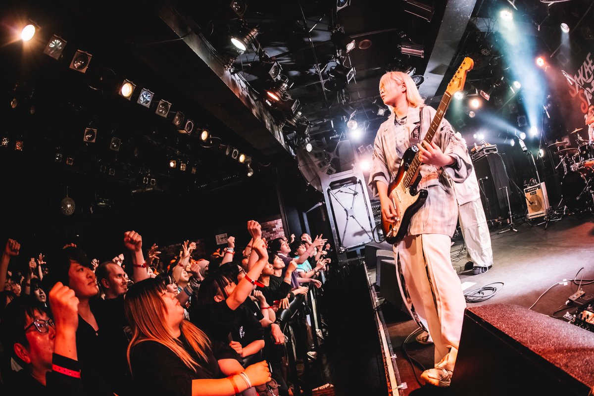 SAKAE_SPRING's tweet image. 《NAGOYA CLUB QUATTRO》
なきごと(@_nakigoto_ )のライブが終演!
物語のように紡がれる言葉と、胸にそっと触れるようなメロディ。聴き手それぞれの記憶に重なりながら心を揺らすステージでした!
✨ポスタープレゼント企画実施中✨
詳しくは公式アプリへ!
#サカスプ2025 #zipfm…