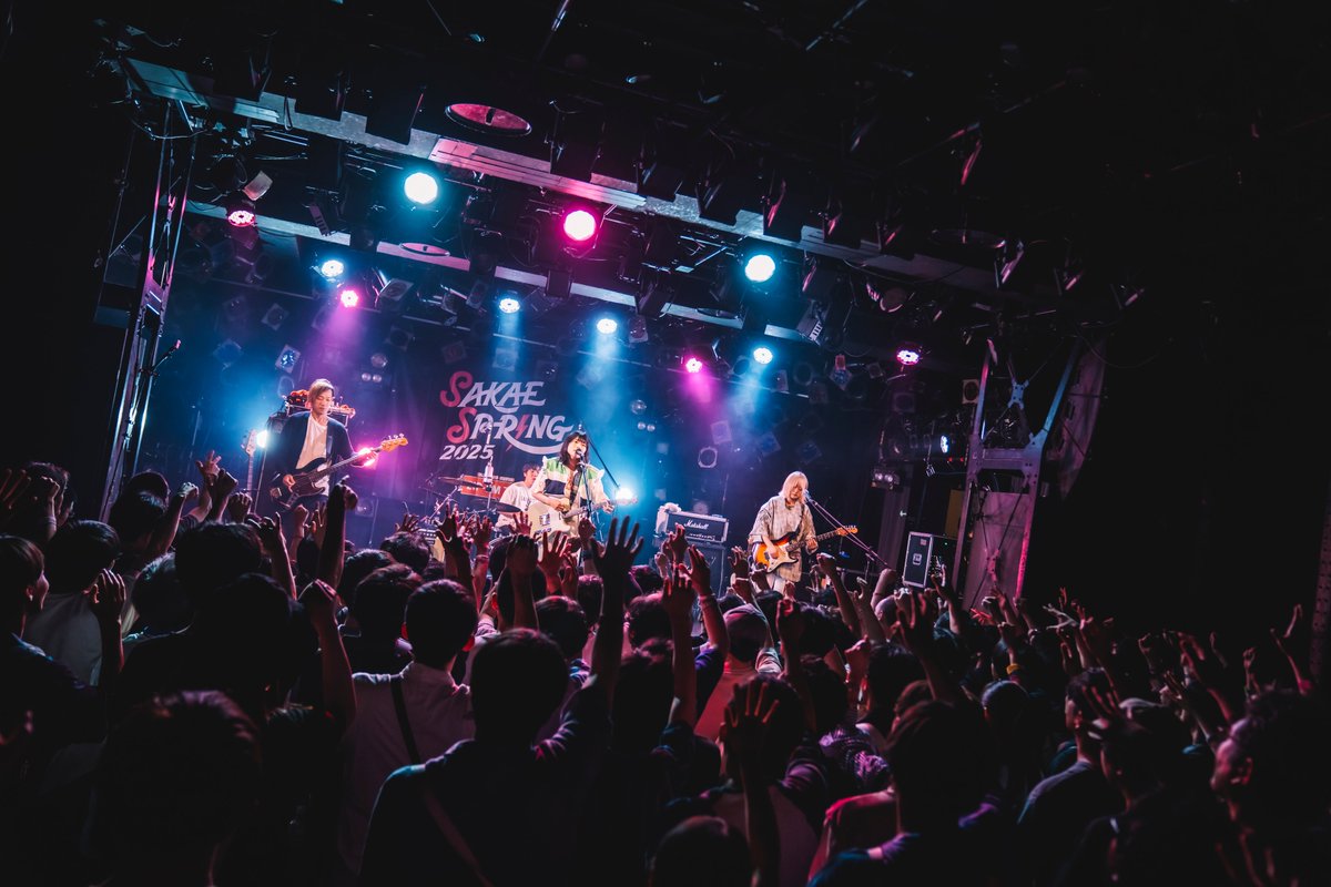 SAKAE_SPRING's tweet image. 《NAGOYA CLUB QUATTRO》
なきごと(@_nakigoto_ )のライブが終演!
物語のように紡がれる言葉と、胸にそっと触れるようなメロディ。聴き手それぞれの記憶に重なりながら心を揺らすステージでした!
✨ポスタープレゼント企画実施中✨
詳しくは公式アプリへ!
#サカスプ2025 #zipfm…