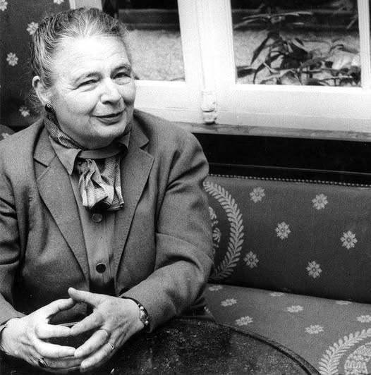 "Nunca sabrás que tu alma viaja
dulcemente refugiada en el fondo de mi corazón,
y que nada, ni el tiempo ni la edad ni otros amores,
impedirá que hayas existido."
Marguerite Yourcenar.