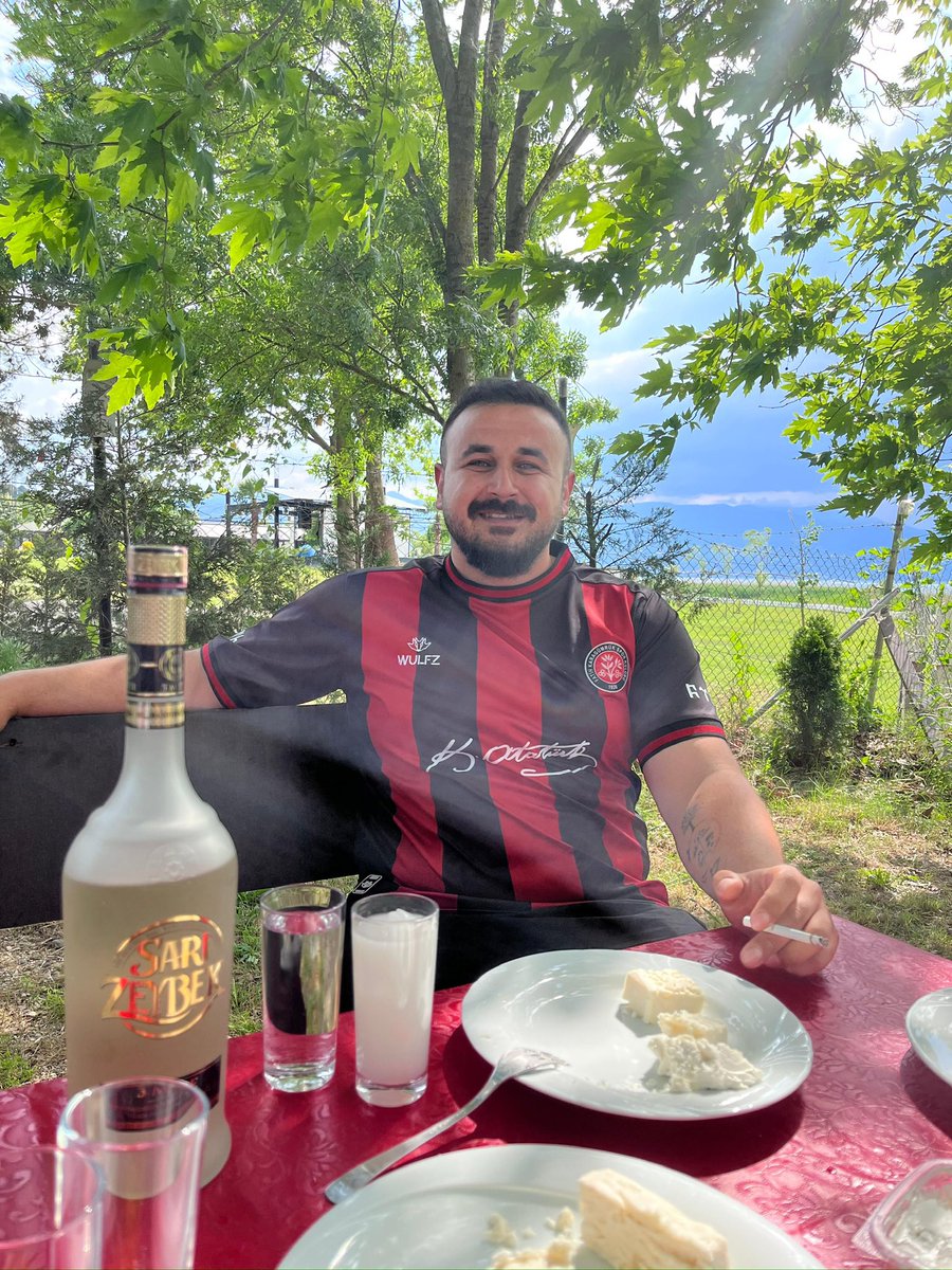 Sevmişim  sevdanın çok ötesinde..