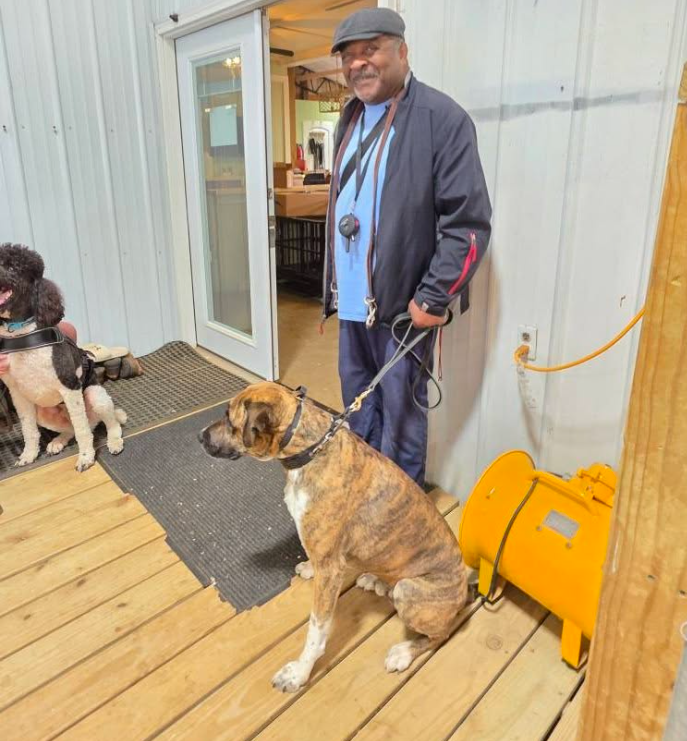 84DogsHelp's tweet image. 🐾 Learning &amp;amp; Growing Together! 🦮
Veteran Charles and his service dog in training, Tiger, continue the journey through weekly classes at WDFV building trust, independence, and an unbreakable bond.
#WorkingDogsForVets #ServiceDogInTraining #VeteranStrong

wix.to/neXNAgF