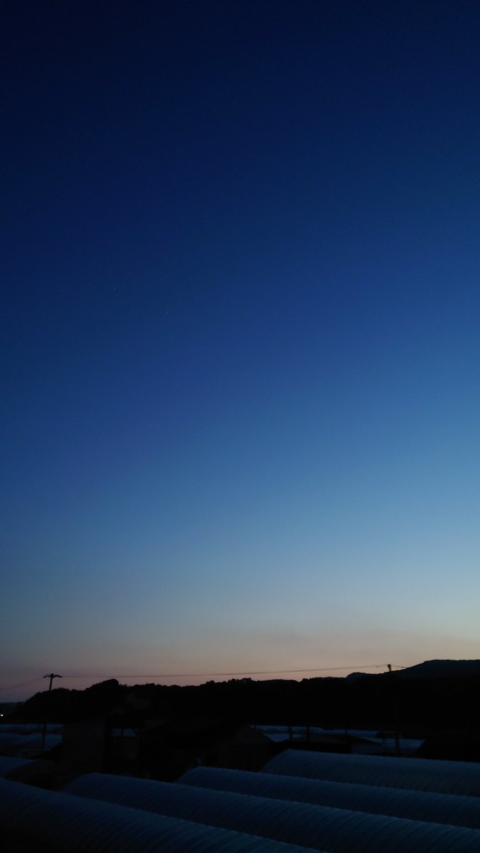 北空今空です。今日は朝から晴れて、暑い1日でした。