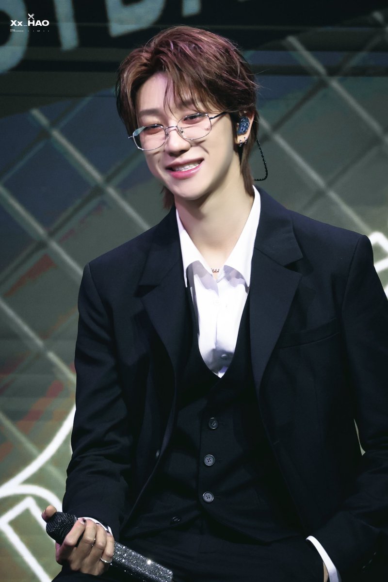 250608 GV

👓

#디에잇 #THE8
#서명호 #徐明浩 #ミンハオ
#세븐틴 #SEVENTEEN