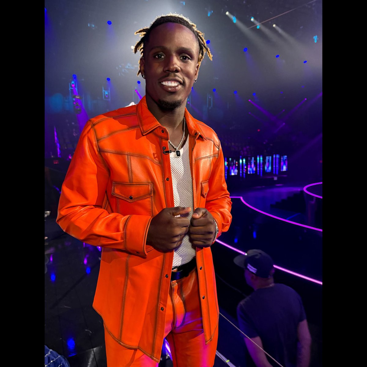 American Idol sensation Jamal Roberts has just inked a $1 million deal with MCA Records, the legendary label behind icons like George Strait — and fans are thrilled. It’s a career-defining move that signals his rise from reality TV favorite to full-fledged country star.