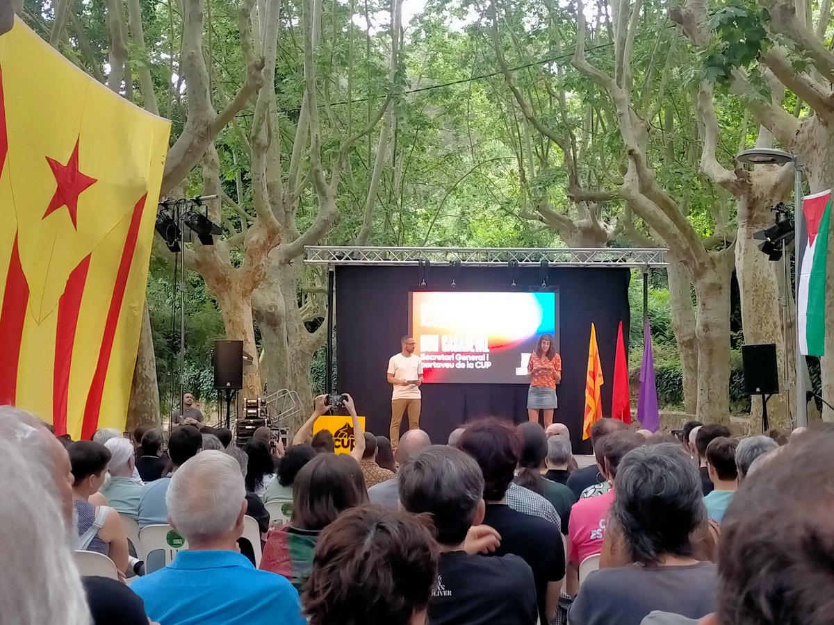 Clouen l'acte la Su i el Non, portaveus de la CUP!!