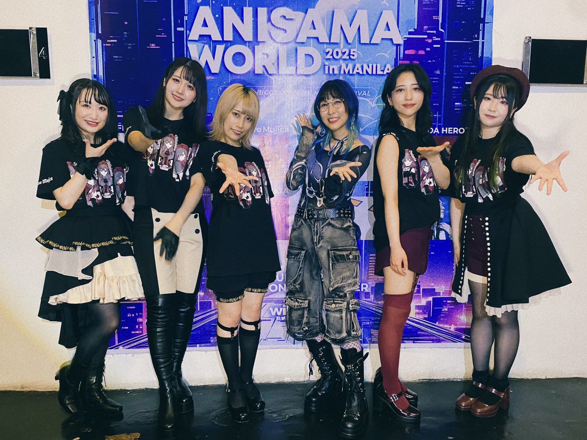 今回はAve Mujicaがトップバッターでした！
本当に素晴らしかったです！✨

音楽が始まった瞬間、会場中がAve mujica世界に引き込まれて、まるで魔法にかかったみたいでした。
本当にかっこよかった！！

アニサマのステージで2回も共演できたこと、すごく嬉しいです💫

#アニサマワールド #アニサマ