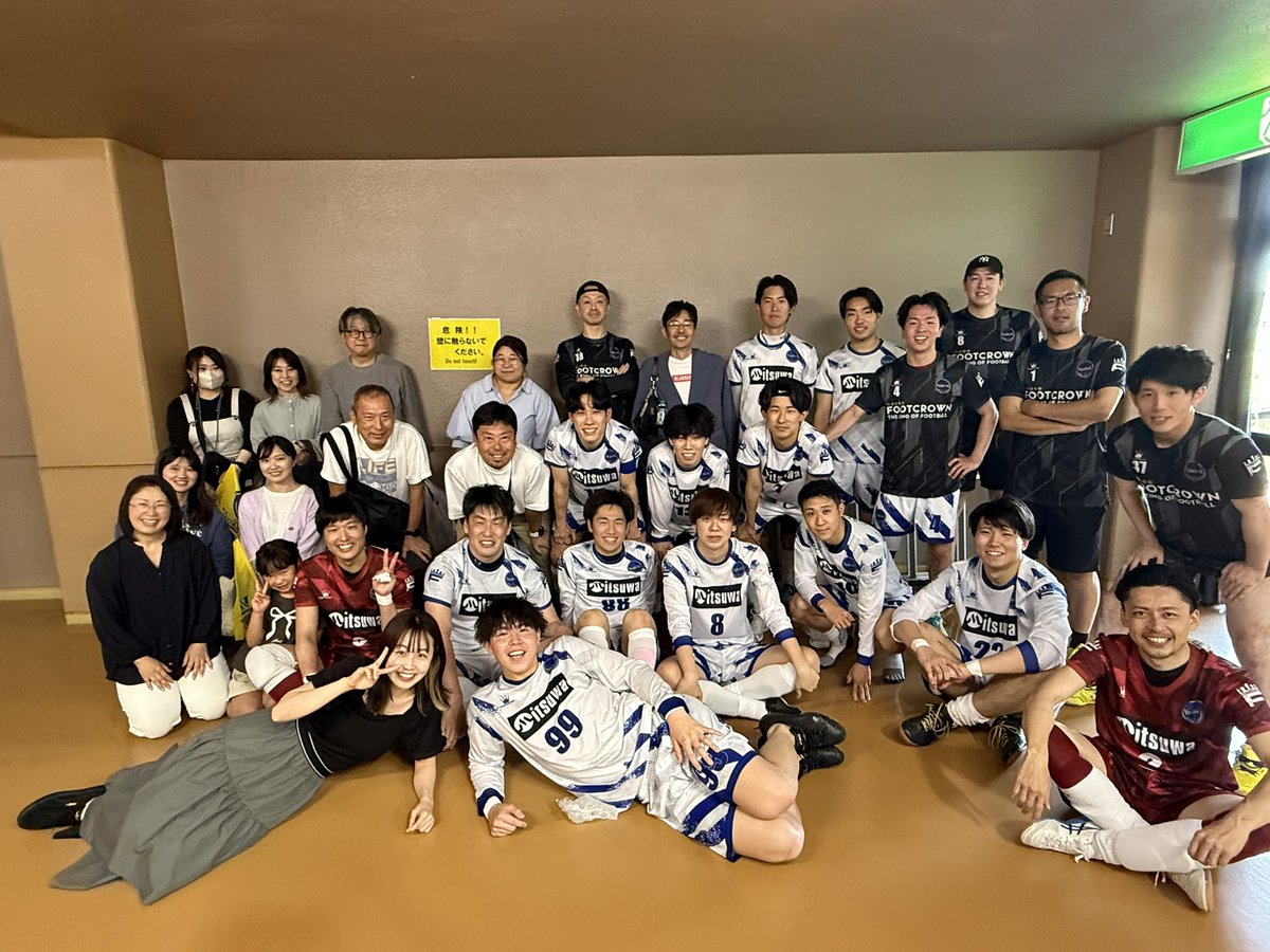 youtu.be/ejf7efZF9sc?si…
ウラスタ戦ハイライト公開！館山開催にも関わらず、大変多くの方が応援に来てくれました！ありがとうございます！次節も応援よろしくお願いします。
#フットサル
#千葉県フットサル
#社会人フットサル
#競技フットサル
#社会人
#試合ハイライト
#フットサル動画
#べガーラ