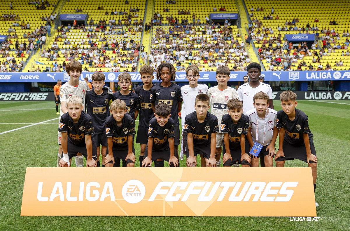 fundacion_JRM's tweet photo. Se acaba de decidir el tercer y cuarto puesto en la tanda de penaltis.🤩
VALENCIA CF se hace con el 3º puesto del Torneo.
REAL MADRID 2 - 2 VALENCIA
¡Y la final ahora!⚽️
#LALIGAFCFUTURES #CiudadDeportivaPamesaCeramica #Ascale #LALIGAFUTURES #FundacionJRM #FJRM https://t.co/cYlsAtdJmy