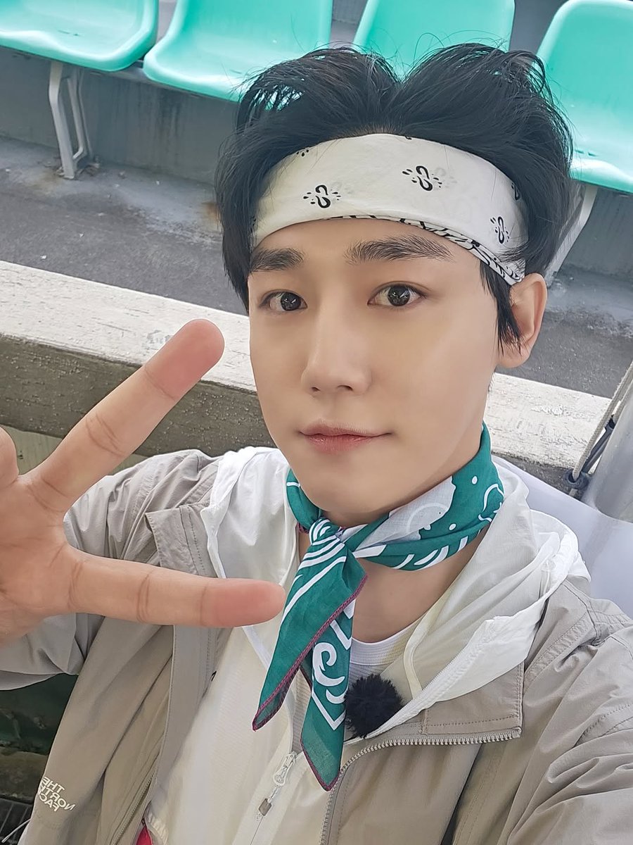 LJJLOOKS's tweet photo. 250604 official_gncd11 instagram post 🐮💚🤍

https://t.co/s4qKgSth3m

#이장준 #LeeJangjun
#골든차일드 #GoldenChild https://t.co/q3PHh7HRGV