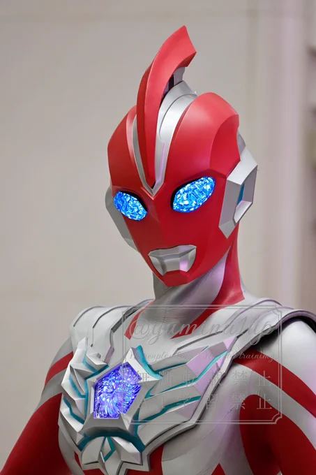 直射光が入るステージだったから、目とカラータイマーのキラキラ具合がハンパなかった #ウルトラマンオメガ