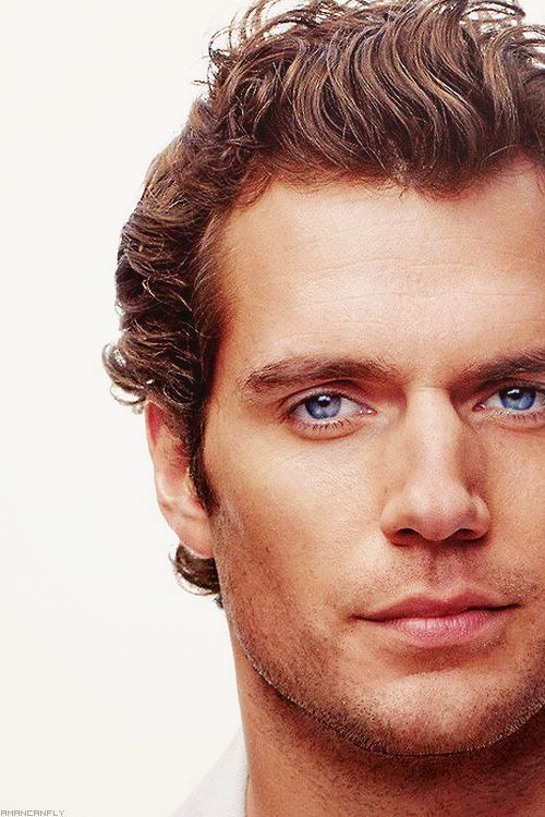 Those eyes 😍😍😍😍😍🔥🔥🔥🔥🔥#henrycavill