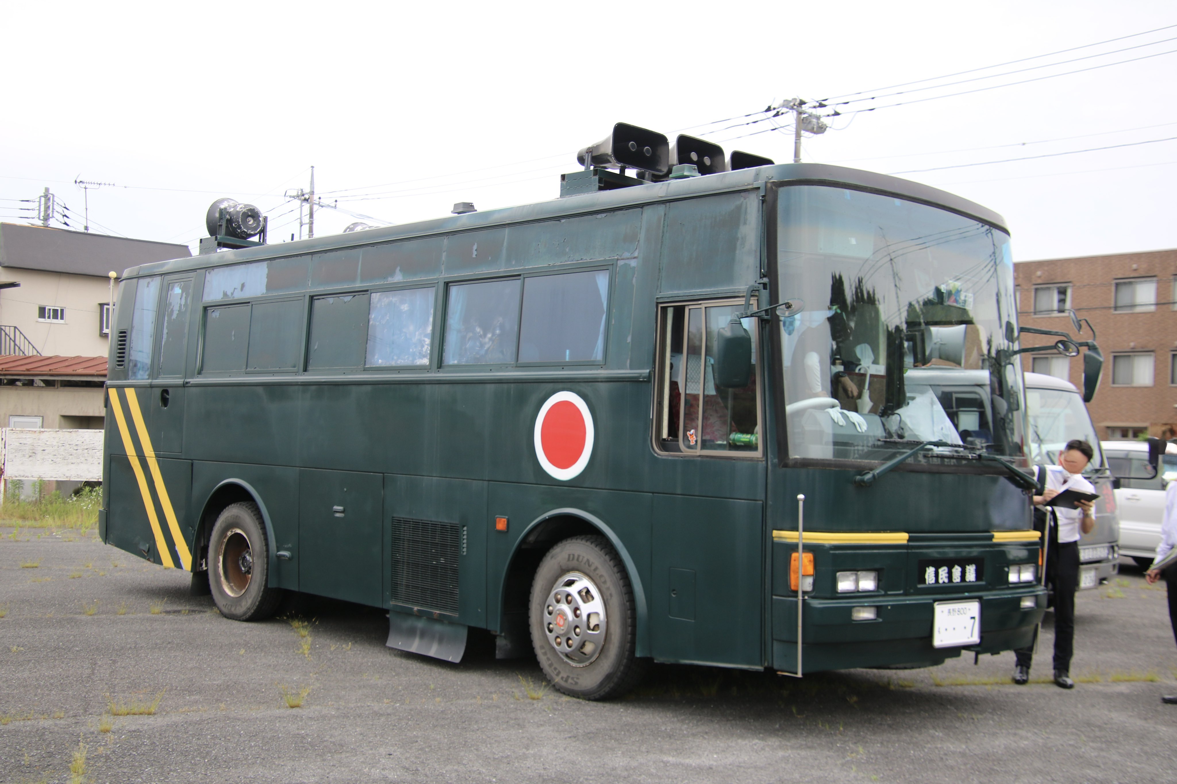 右翼街宣車バス① 右翼街宣車バス