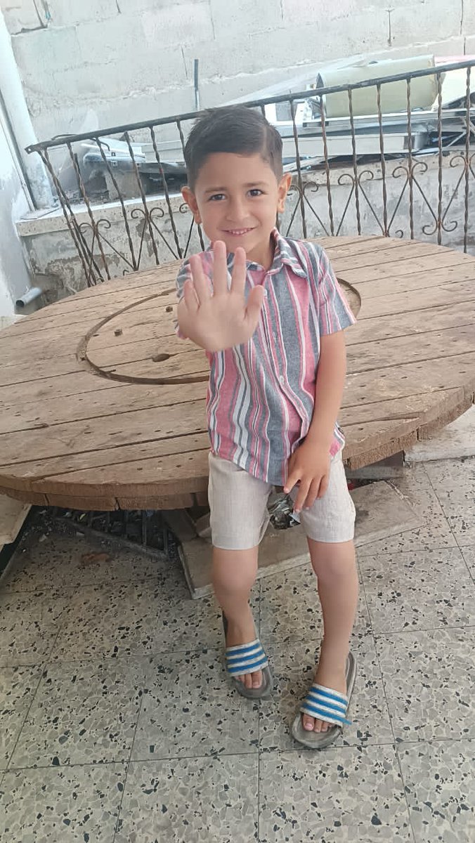 ViciousIVIX's tweet image. This the 4th eid my nephews and neices are spending like this. Without toys, treats, playgrounds, and worse of all, without food this time.
I don't know how long they can take it..
gofundme.com/f/help-my-famiβ¦