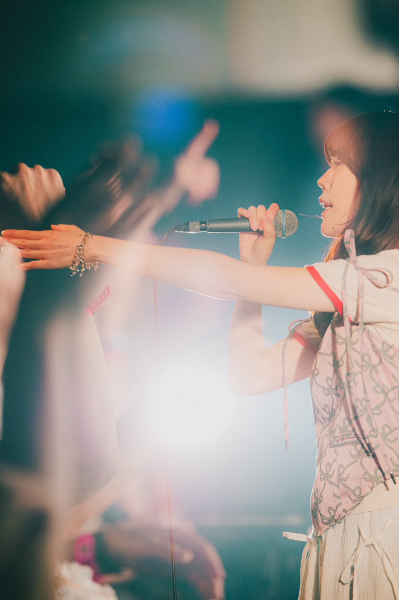 SAKAE_SPRING's tweet image. 〚DIAMOND HALL〛
Shiggy Jr.(@Shiggy_info )のライブが終演!
キラキラしたポップサウンドに、思わず体が揺れるステージ!
Vo.池田智子の軽やかで透明感のある歌声が響いた瞬間、会場は一気にハッピーな空気に包まれました!
✨ポスタープレゼント企画実施中✨
詳しくは公式アプリへ!…