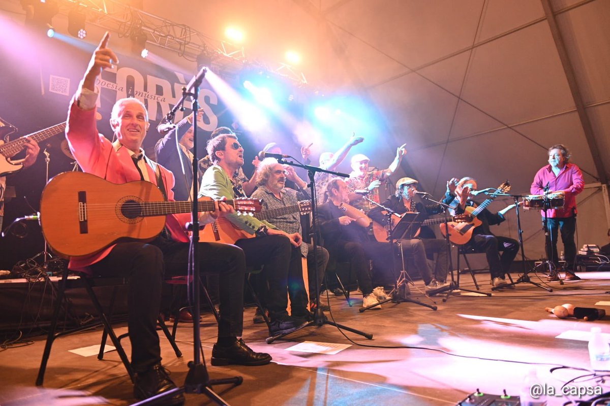 🎶 El grup <a href="/LosManolosRumba/">Los Manolos</a> va posar el punt final a la XV edició del Forès Poesia i Música, on la rumba catalana va ser la protagonista de la nit

🥳 Des de l’Ajuntament volem agrair-vos a tots els assistents i a tots els que col·laboreu en l’organització d’aquesta gran jornada!