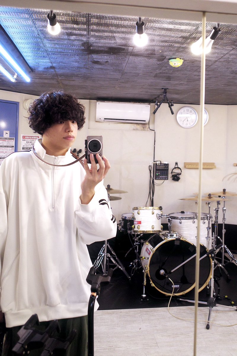 いつもお世話になっております。ここまで音楽、ドラムを続けてこられたのもひとえに応援してくださるファンの方や支えてくれる家族や先輩後輩や友人のお陰です。ありがとうございます。

何が言いたいかと言うと6月8日で27歳の誕生日を迎えました！今年もドラム頑張ります🥁

楽しい一年になれー！
