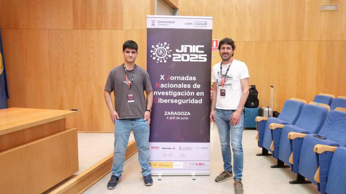 ❤️ Algunas fotos en el Roll Up del viernes. #jnic2025 #universidaddezaragoza #ciberseguridad #jnic #investigacion