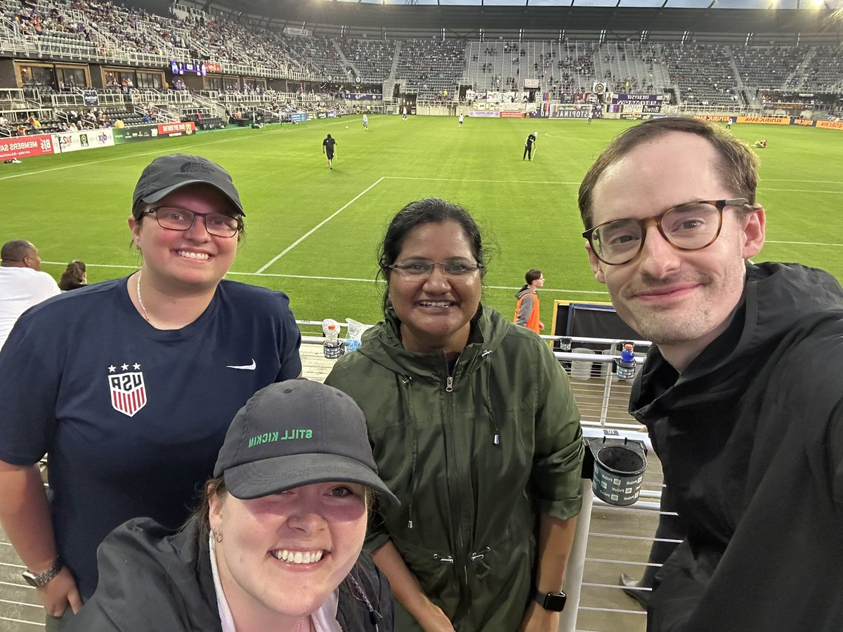 BRReynolds10's tweet photo. Fun night out last night @loucityfc with friends from UofL Physiology. https://t.co/V2BdM0NFfR