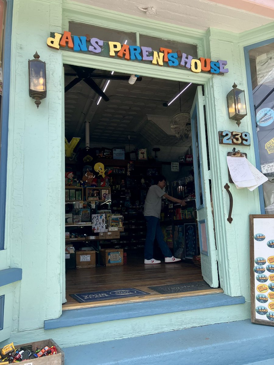 rjciccone's tweet photo. An afternoon at 239 Play on City Island, Bronx https://t.co/vMbIKIoEDc