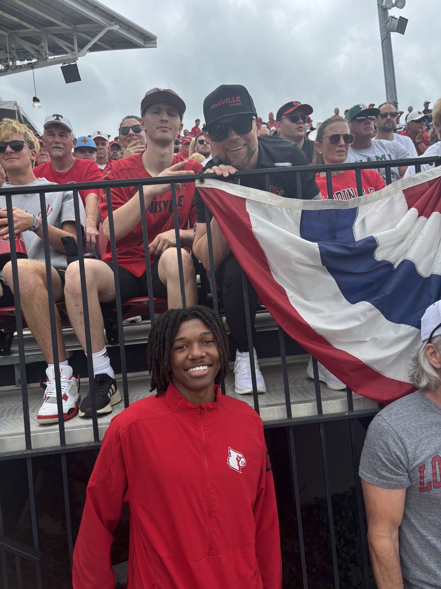 Former Rockets and Current Rockets enjoying the Super Regional today with <a href="/LouisvilleMBB/">Louisville Men's Basketball</a> Coach PK! #SummerBaseball 🚀 ⚾️