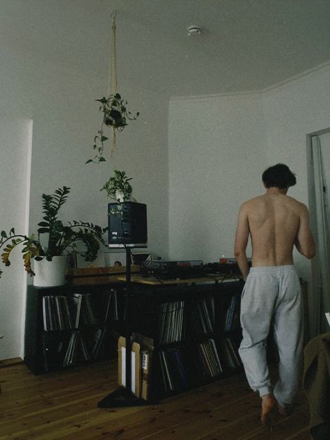 Matt avait difficilement tenu le no contact des deux semaines. Il t’avait envoyé une lettre pour te dire de le rejoindre à l’appartement pour partir en Norvège. 

<a href="/junenotmars/">𝚓𝚞𝚗𝚎 𝒐’𝒉𝒂𝒓𝒂</a>