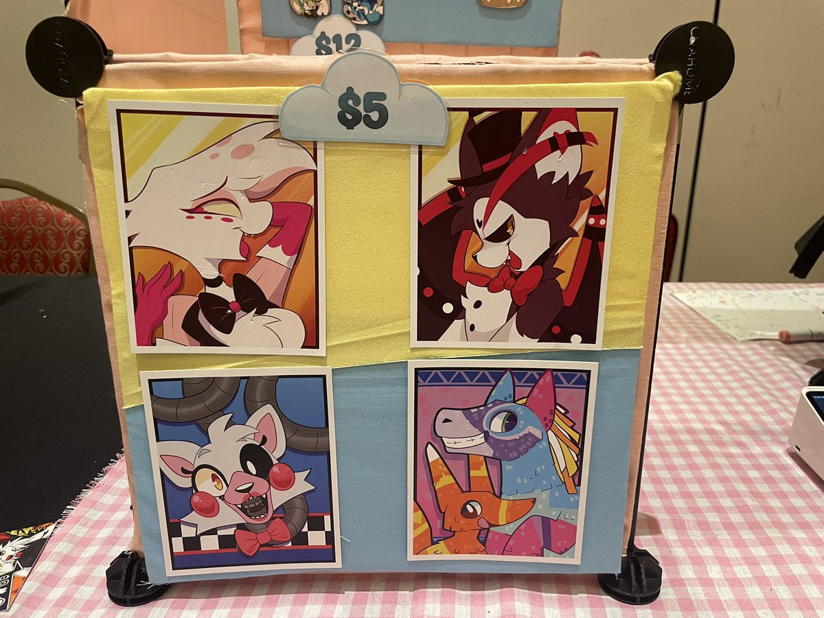 LAST DAY 🔥
I still have alottt of stock!! tons of bookmarks and pins leftover!! 

Come buy me out please <3