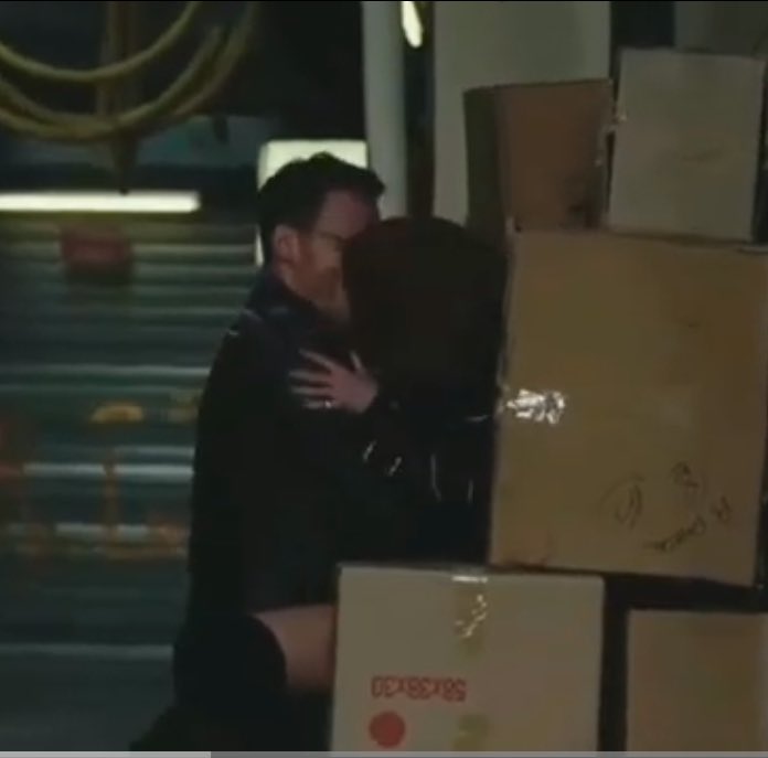 szilvivo's tweet photo. @Vedefez @andreakeko1959 Don't cry! 😏
Hande will never solve these scenes as horribly as your Kerem.🤣😂🤣
#cheap #flopactor https://t.co/SLPJYNvspd