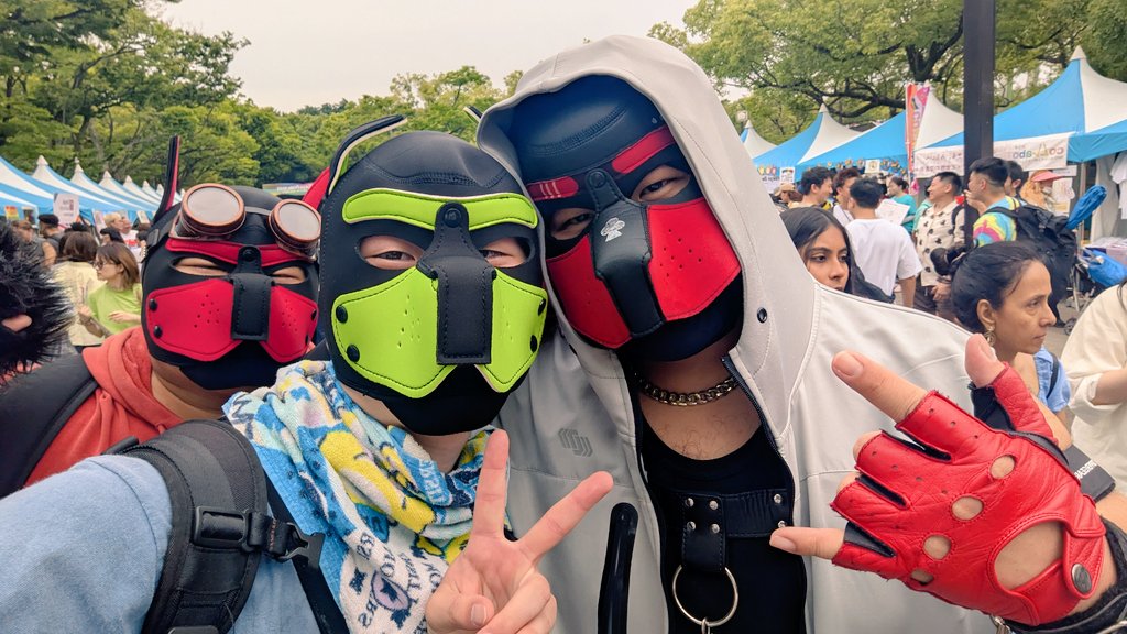 aaaarrrroooouuu's tweet photo. 初パピーめちゃ楽しかった！
SASUKEさん(@SASUKE_DARU)とも写真が撮れて良かった︎︎👍
外でパピー被るの初めてで緊張してたけど先輩パピー方々がすごく優しくて嬉しかった！
@hspgmpd4512 
@Rex_wanwan 
@korinkunaritai 
@aaaarrrroooouuu 
@wankomask1219 
@sibanyann 
@nabe31wanko 
@monntitt81 https://t.co/4JIGGKPNka