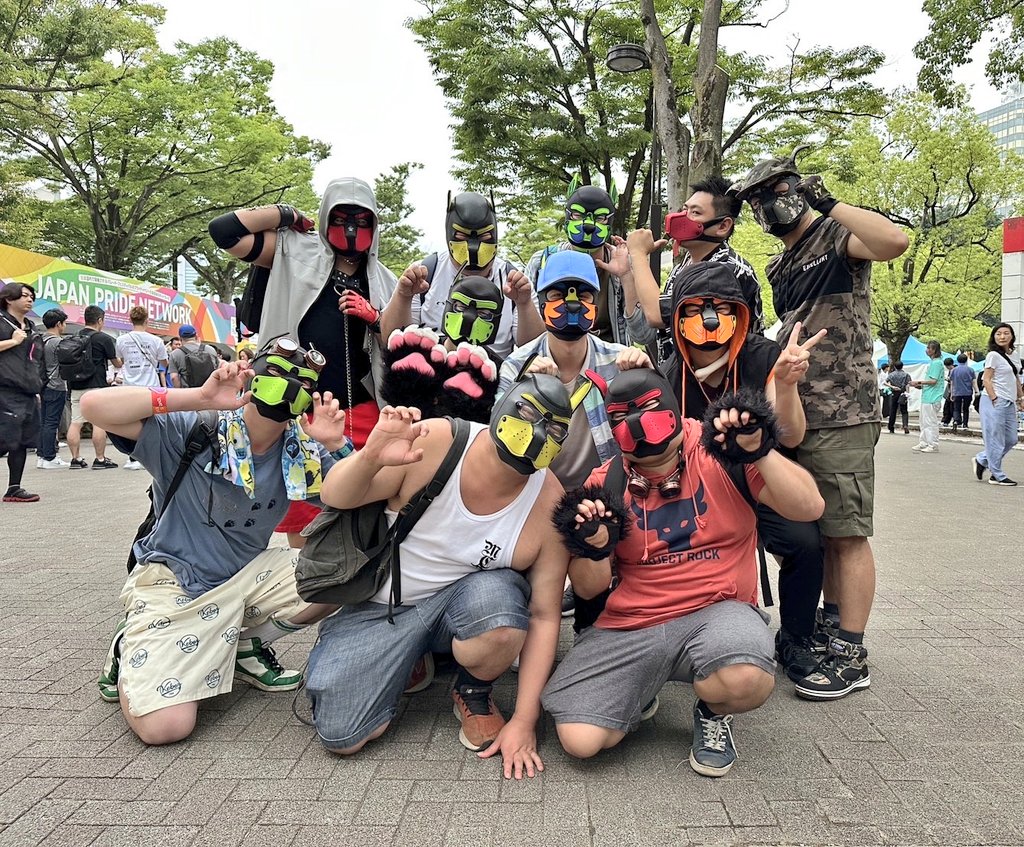 aaaarrrroooouuu's tweet photo. 初パピーめちゃ楽しかった！
SASUKEさん(@SASUKE_DARU)とも写真が撮れて良かった︎︎👍
外でパピー被るの初めてで緊張してたけど先輩パピー方々がすごく優しくて嬉しかった！
@hspgmpd4512 
@Rex_wanwan 
@korinkunaritai 
@aaaarrrroooouuu 
@wankomask1219 
@sibanyann 
@nabe31wanko 
@monntitt81 https://t.co/4JIGGKPNka