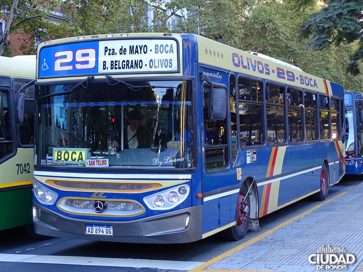 CiudadDeBondis's tweet photo. ANTES DE LA SEQUIA

La #Linea29 aprovechó el verano y se trajo tres #Ugarte #MB1721 usados de la 152, justo antes que la 34 empiece a llevarse coches de la "tandilense" para el relanzamiento de la Linea 4 en el mes de abril.
"Nuevo" #12, pasando por Santa Fe y Uriarte https://t.co/TExQeAxJHd