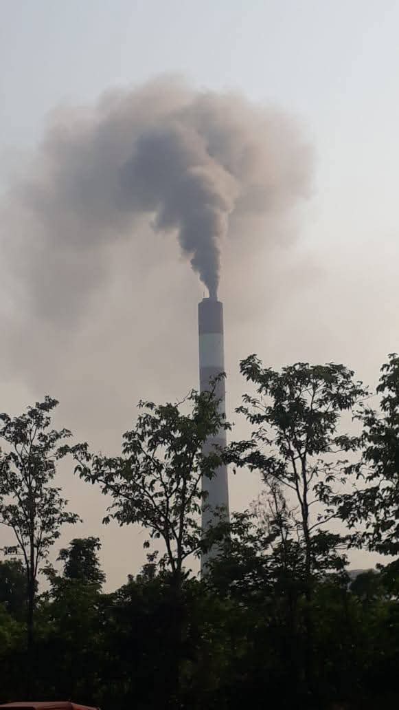 PatiBisal's tweet photo. The @TheJSWGroup  Sahaj bahal of Lakhapur of Jharsuguda Dist is violating the #NGT norms.
@sureshkpujari
@Abolinaravane
@SampadSwainBJP @MohanMOdisha 
@narendramodi 

Please look into this matter https://t.co/MES9W5flb1
