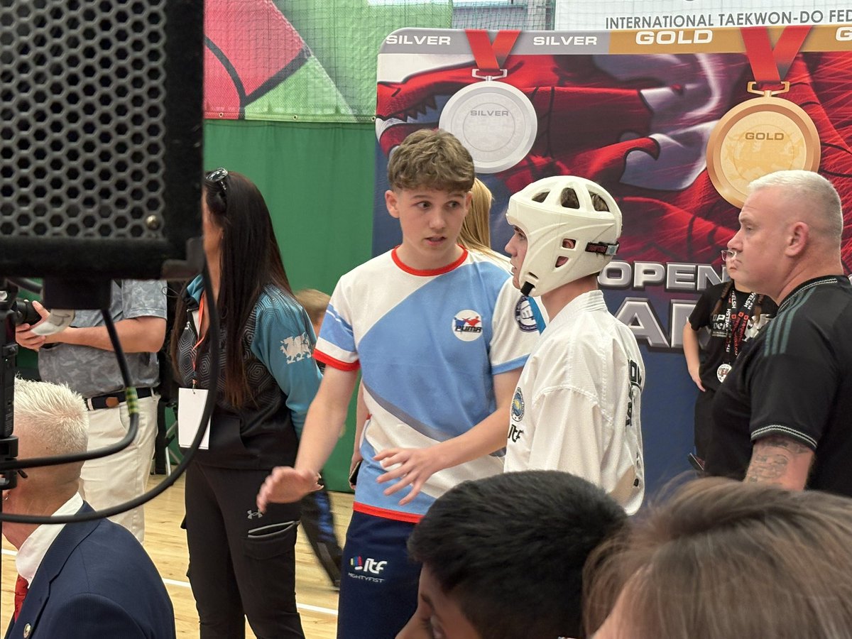 TerryH77169's tweet photo. Silver for Ollie at The Welsh Open yesterday and a first time in the coaches chair too leading his charge to sparring gold! No sparring for Ollie though due to ongoing GCSEs!🏥🤕@PEchepstow1 @chepstowschool https://t.co/qi6Q6zKxKH