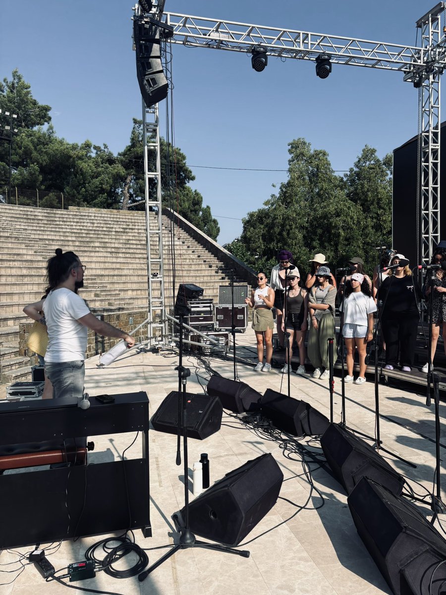 Bu akşam 21.00 itibariyla Instagram hesabımızdan ve Boğaziçi Caz Korosu Facebook sayfasından canlı yayınlarımız olacak, kaçırmayın!