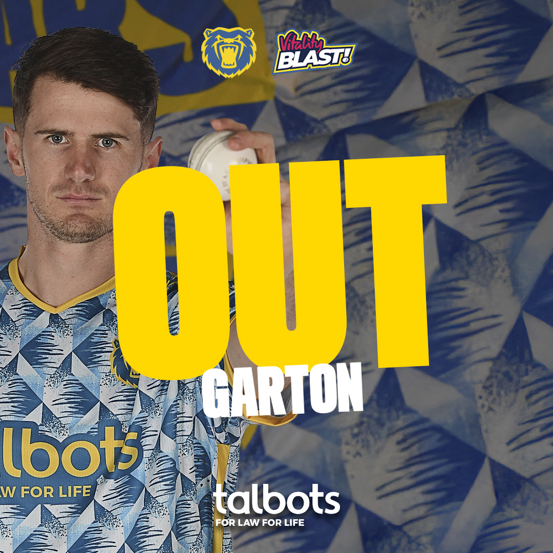 WarwickshireCCC's tweet photo. 𝗪𝗜𝗖𝗞𝗘𝗧! ☝️

Garton takes a wicket in his FIRST OVER!

Derbyshire Falcons 1/1 off 0.5 overs.

🐻#YouBears | #BEAvDER https://t.co/2i5KLPEPH2