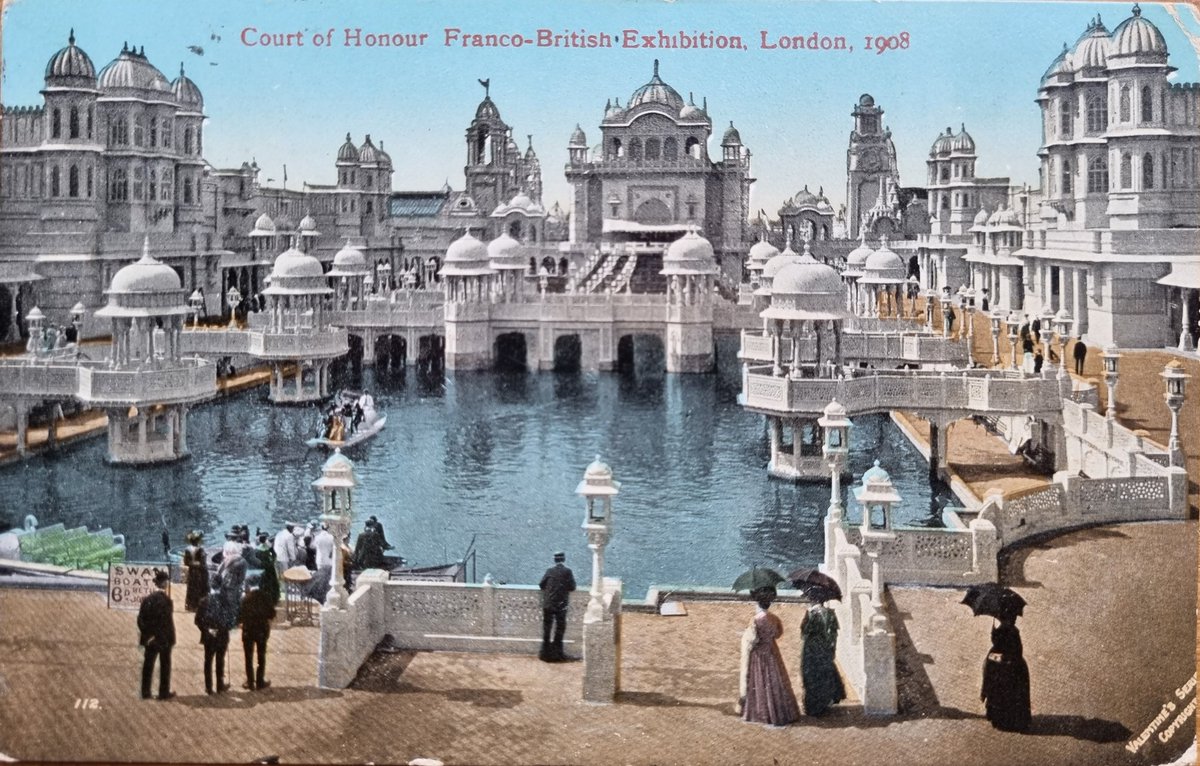 Postcards of London tweet media