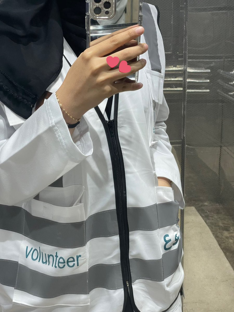 a03jo_'s tweet photo. الحمدلله الذي سخرنا لخدمة ضيوفه، كانت تجربة رائعة وتعلمنا فيها الكثير ❤️🌷 
#برنامج_الحج_المنهجي_بكلية_الطب https://t.co/wNYvulqFbM