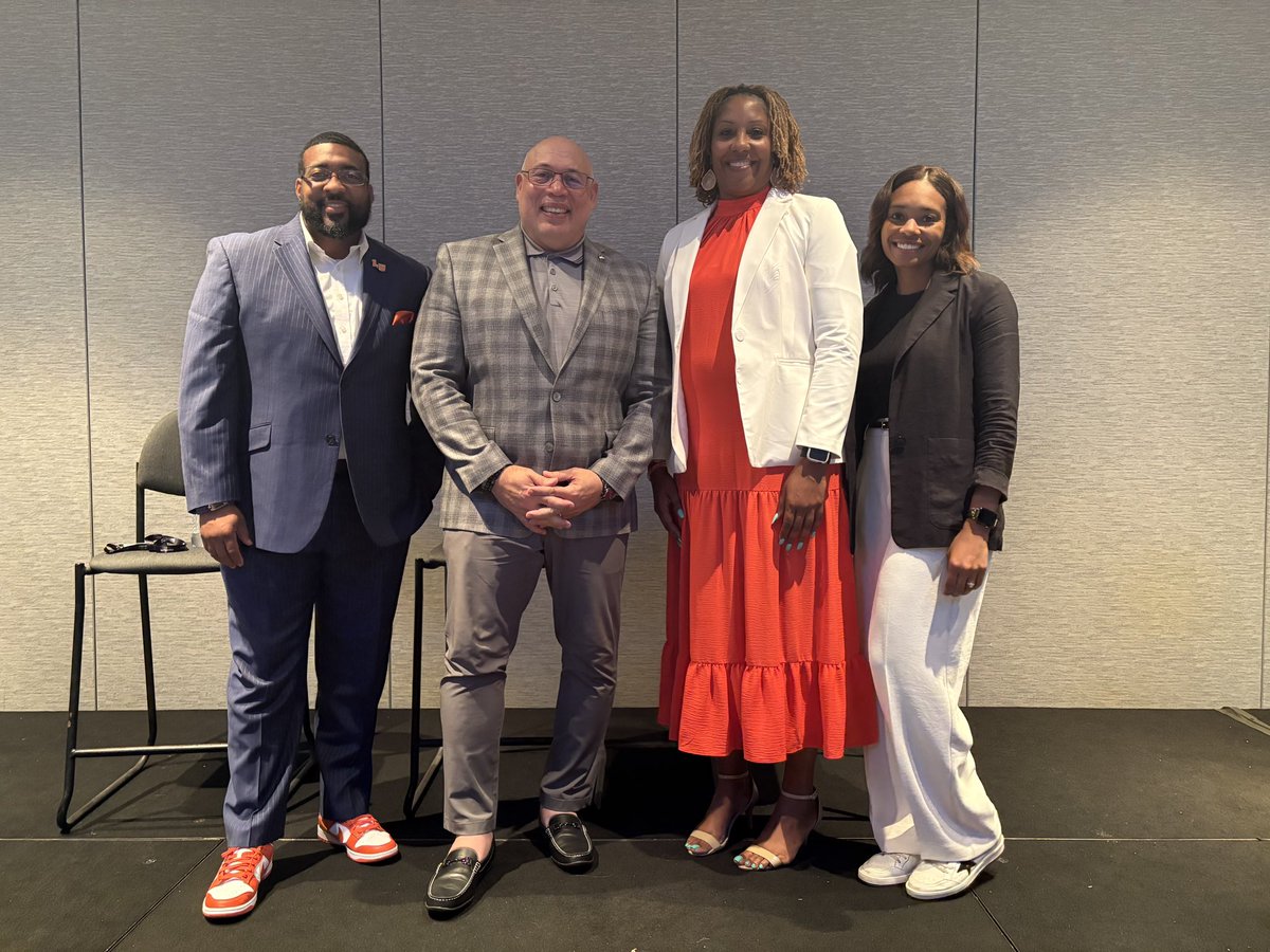 jhwhite14's tweet image. Thank you @MOAADiversity1 for the opportunity to share the stage with these phenomenal athletic administrators. Let's continue to do the work! #MOAA25
