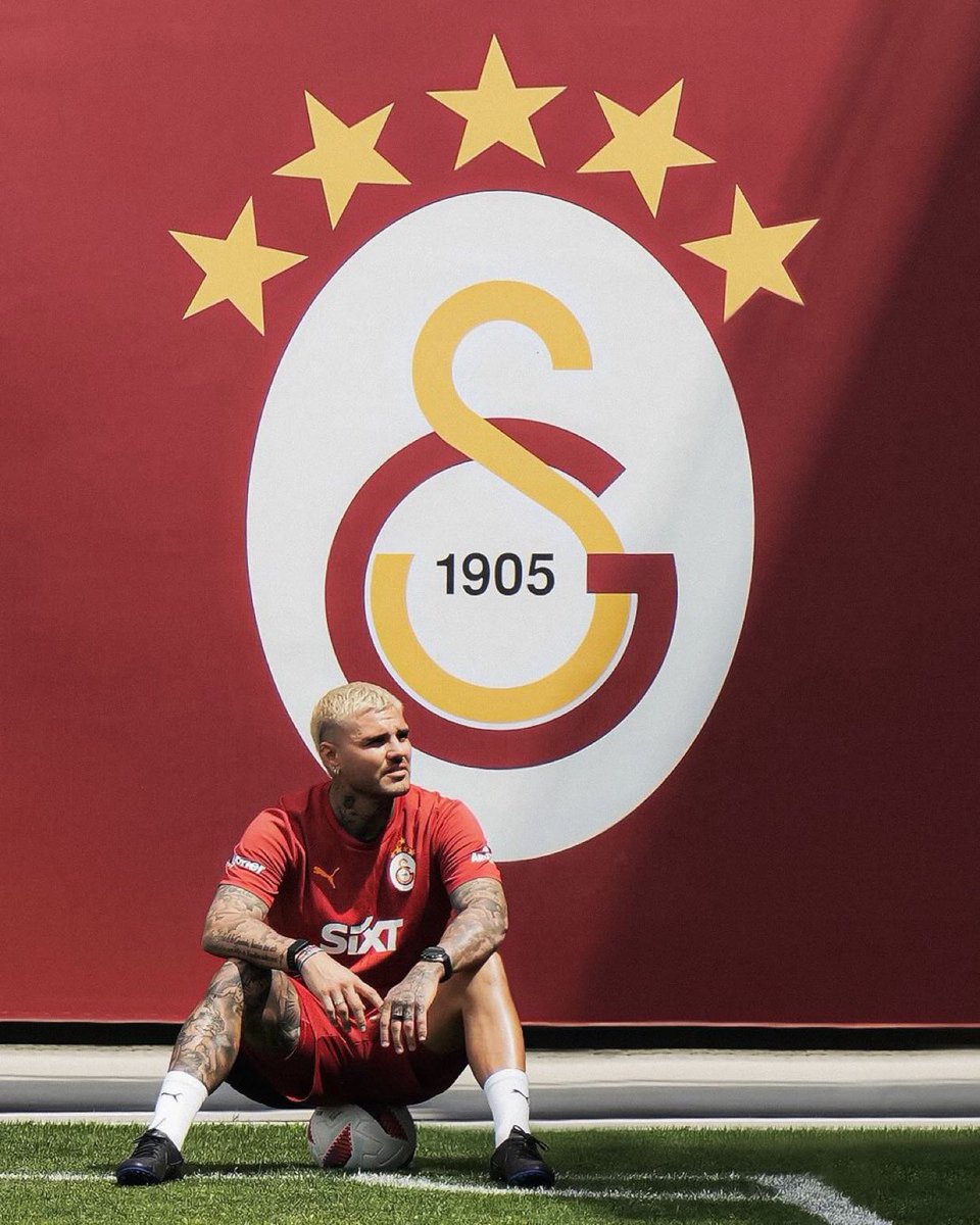 VictorOsimiz's tweet photo. Bazı şeyler vardır para ile satın alamazsın.. #StayWithUsOsimhen https://t.co/AgIELnQ96D