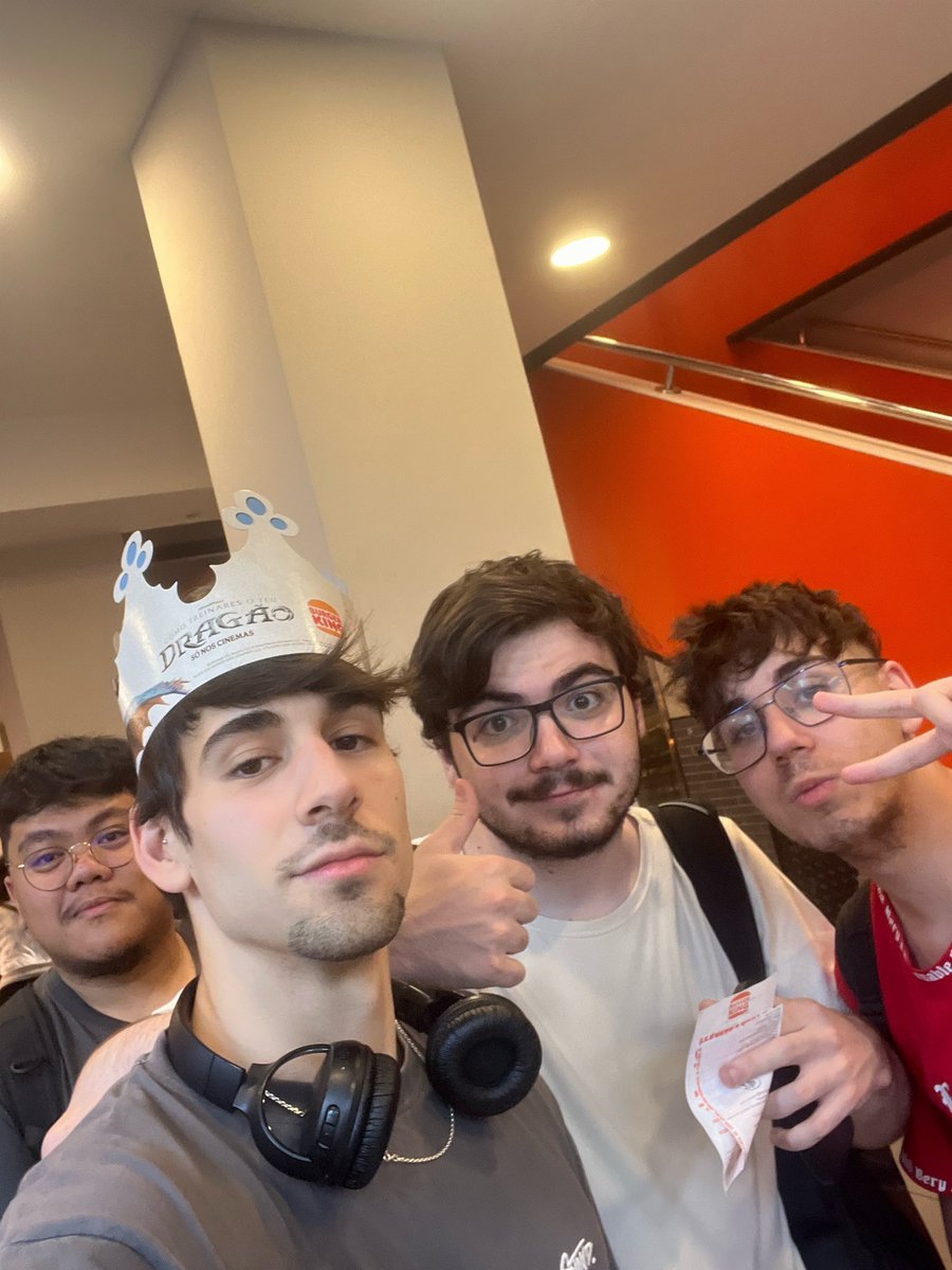DMNX H1ts (@h1tsvlr) on Twitter photo Resumen de la final de <a href="/MadridinGame/">Madrid in Game</a>
Perdimos 2-0 en un icebox que no supimos cerrar y un split no tan preparado. Pude conocer a el equipo <a href="/NGU_eSports_/">NGU eSports</a> todos unas personas increíbles. Agradecer a <a href="/Lusnit2_/">NGU alex 🐣🦘</a> que nos acogió en su casa, anfitrión de 10.
La siguiente Lan es nuestra🫡 Resumen de la final de <a href="/MadridinGame/">Madrid in Game</a>
Perdimos 2-0 en un icebox que no supimos cerrar y un split no tan preparado. Pude conocer a el equipo <a href="/NGU_eSports_/">NGU eSports</a> todos unas personas increíbles. Agradecer a <a href="/Lusnit2_/">NGU alex 🐣🦘</a> que nos acogió en su casa, anfitrión de 10.
La siguiente Lan es nuestra🫡