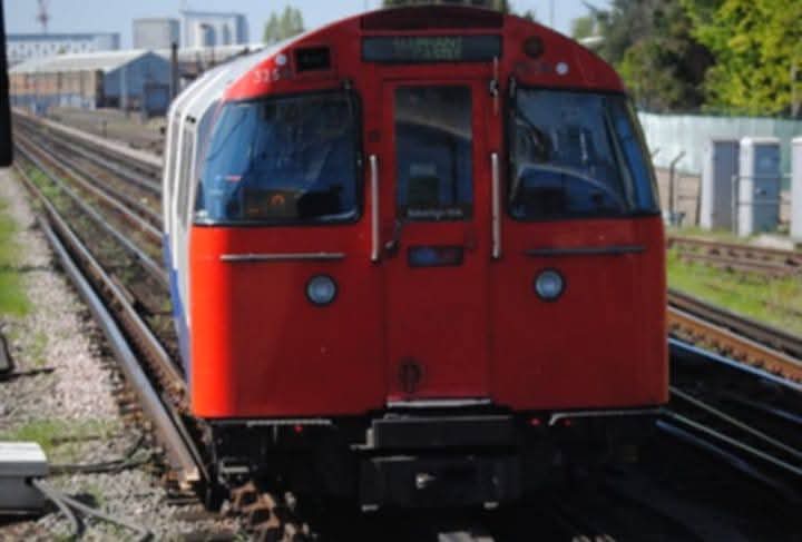 tubetrains25's tweet photo. Bakerloo Line 1972 

#londonunderground #londonundergroundtrain #londonundergroundtube #underground #undergroundtube #undergroundtrain #undergroundmindthegap #mindthegap #mindthegapunderground #bakerloo #bakerloolinetrain #bakerlooline1972stock https://t.co/mL44FmAW3F